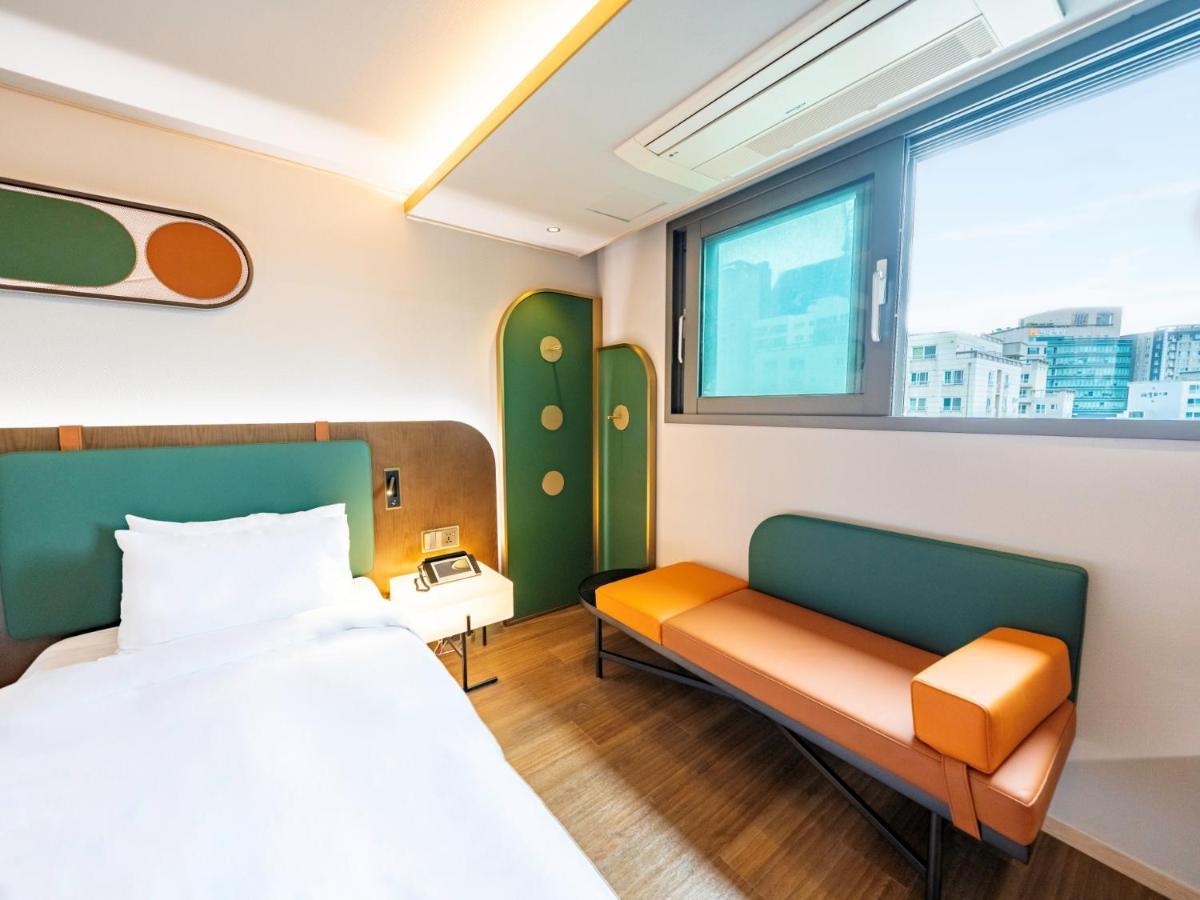 L&L Central Hotel Jeju Exteriör bild